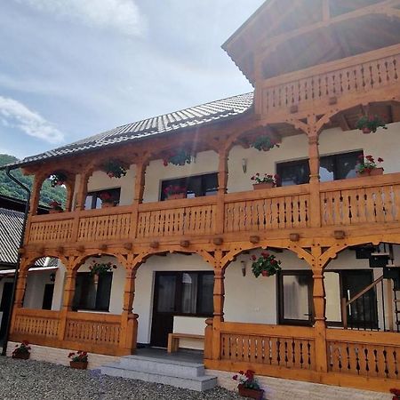 Ferienwohnung La Mona Bîrsana Exterior foto
