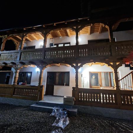 Ferienwohnung La Mona Bîrsana Exterior foto