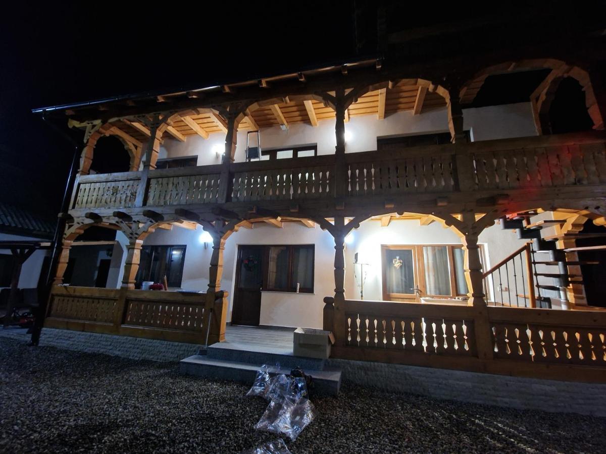 Ferienwohnung La Mona Bîrsana Exterior foto
